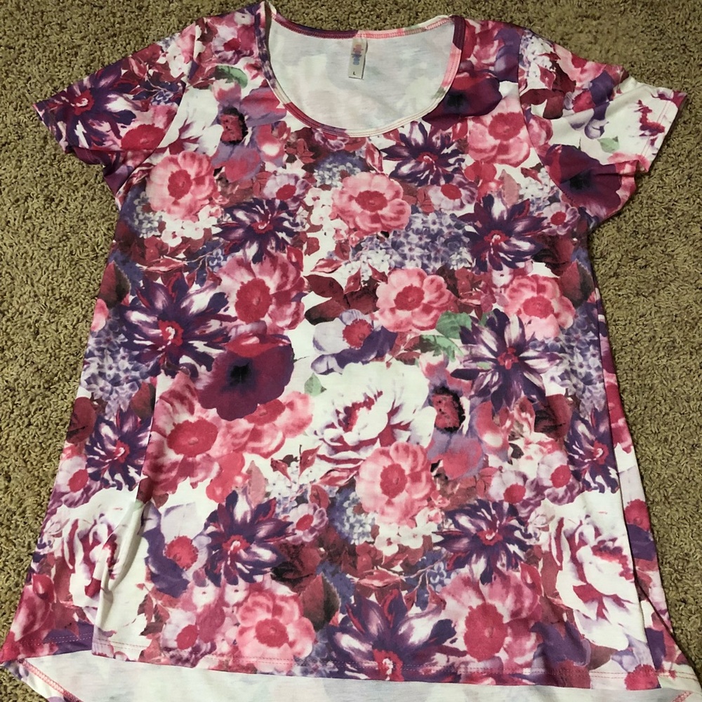 EUC Lularoe Large Classic T